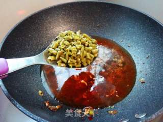 肉末豇豆紅米線的做法步驟：9
