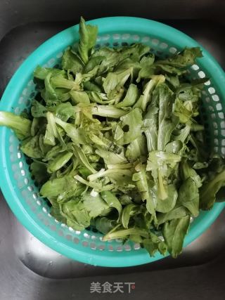 素炒茼蒿的做法步驟：1