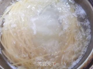 番茄小龍蝦意面的做法步驟：4