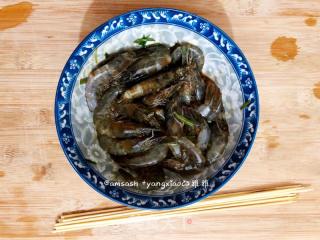 意大利風(fēng)味烤蝦的做法步驟：5