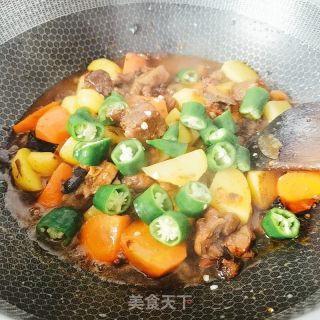 牛腩燒土豆和胡蘿卜的做法步驟：17