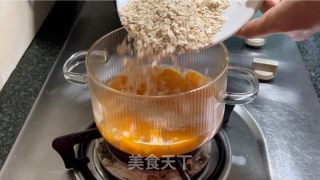 奶香南瓜燕麥粥的做法步驟：6