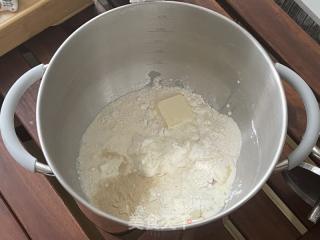 早餐必備，松軟香甜超好吃的奶香排包！的做法步驟：2