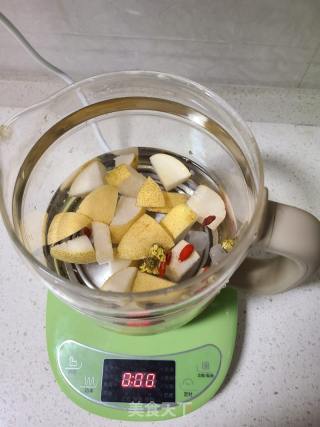 雪梨菊花枸杞茶的做法步驟：4