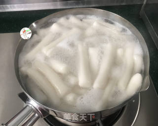韓式海鮮炒年糕的做法步驟：6