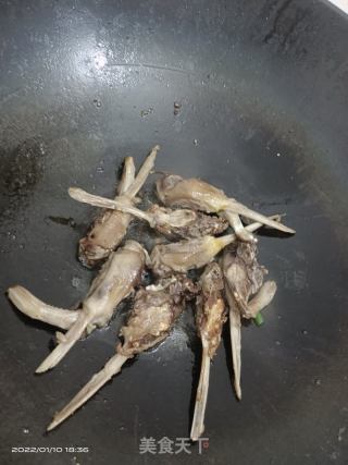 椒鹽鴨下巴的做法步驟：8