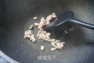 欖菜肉末意面的做法步驟：3