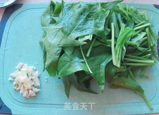 蒜蓉菠菜的做法步驟：2