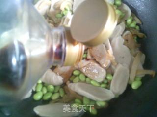 榨菜絲毛豆炒面筋的做法步驟：7