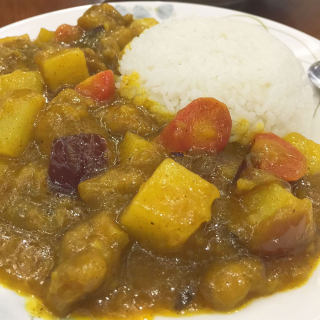 泰式黃金雞腿咖喱飯（附雞腿剔骨方法）