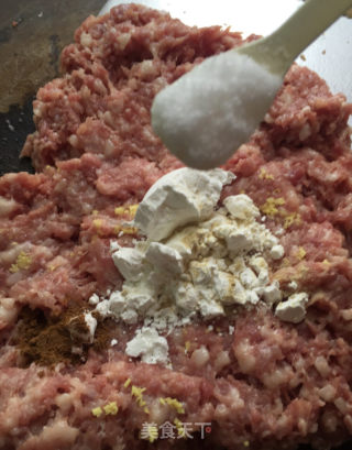 手打肉丸的做法步驟：5