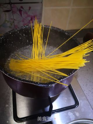 番茄肉醬意面的做法步驟：4