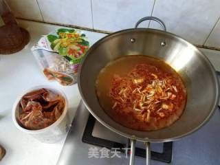 泰式冬陰功湯的做法步驟：2