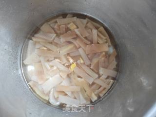 四季豆炒豬皮的做法步驟：4