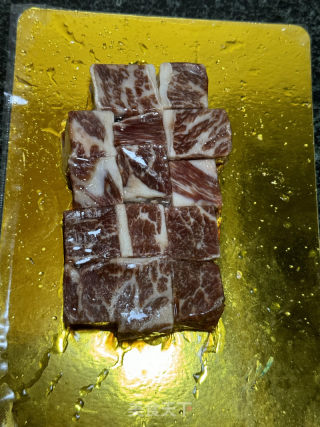 黑椒牛肉粒的做法步驟：1