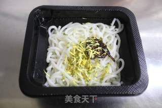 牛肝菌雞湯米線的做法步驟：3
