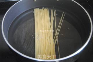 牛肉醬海鮮拌面的做法步驟：6