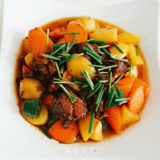 牛腩燒土豆和胡蘿卜的做法步驟：20