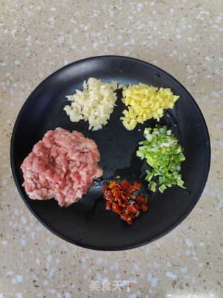 肉末酸豆角的做法步驟：2