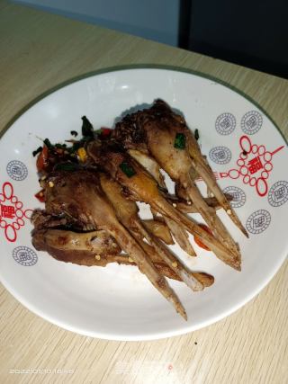 椒鹽鴨下巴的做法步驟：10
