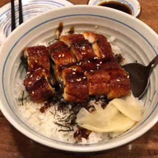 蒲燒鰻魚(yú)飯