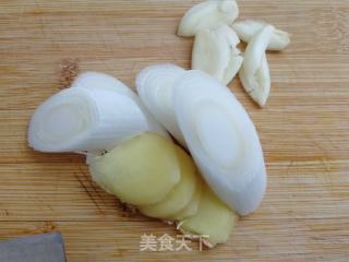 油燜大蝦的做法步驟：2