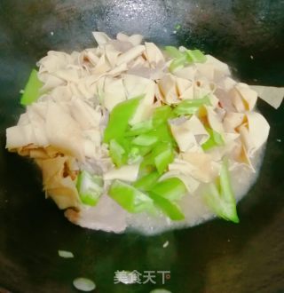 尖椒干豆腐的做法步驟：6