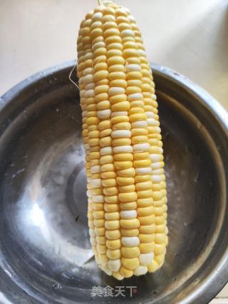 巧剝玉米粒的做法步驟：1