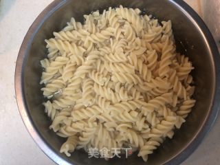 番茄培根意大利面的做法步驟：2