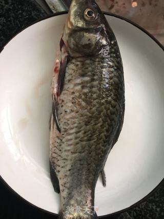 白蘿卜鯽魚(yú)湯的做法步驟：2