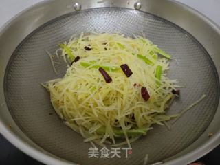 酸辣土豆絲的做法步驟：9