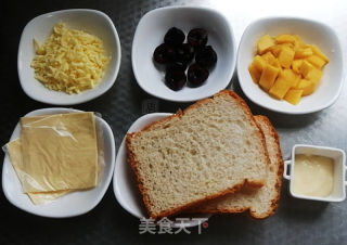 酥脆香甜吐司底水果披薩的做法步驟：1