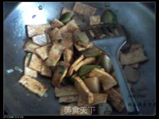 蠔皇豆腐燜蘿卜的做法步驟：5