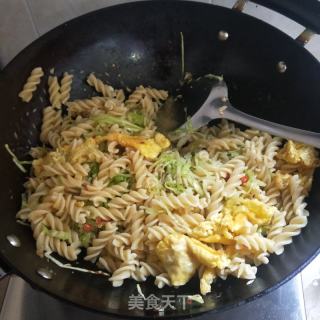 雞蛋炒意面的做法步驟：11