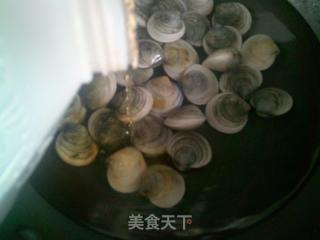 圓蛤炒西瓜皮的做法步驟：4