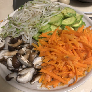 韓式拌飯的做法步驟：1