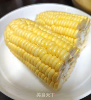 快速剝玉米粒的做法步驟：1