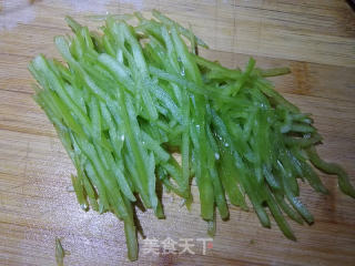 青椒土豆絲的做法步驟：2