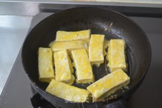 【雞汁鍋塌豆腐】的做法步驟：5