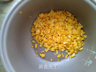牛肉腸南瓜飯卷的做法步驟：2