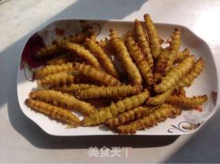 油炸大綠蟲子（柞zuò蠶）的做法步驟：5