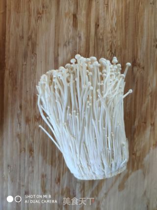 金針菇牛肉湯的做法步驟：2