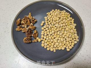 核桃黃豆?jié){的做法步驟：1