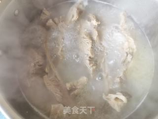 羊排清湯米粉的做法步驟：3