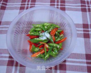 雙椒豆豉炒雞蛋的做法步驟：2