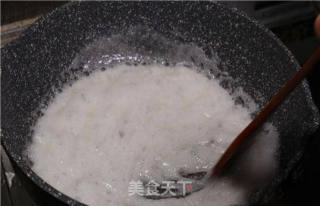 炒糖色用什么油，冰糖如何炒糖色的做法步驟：2