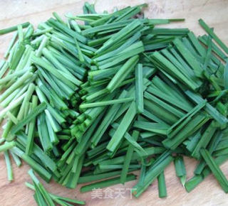 香干炒韭菜的做法步驟：3