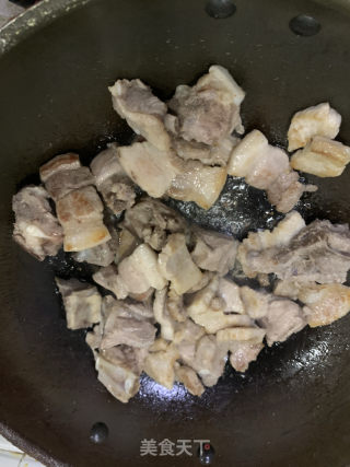 五花肉排骨燉豆角的做法步驟：5