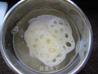 珊瑚藕片的做法步驟：3
