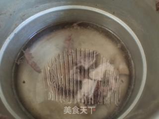 龍骨燉白蘿卜的做法步驟：2